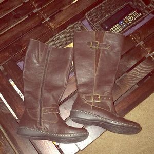 Born widecalf brown leather boots